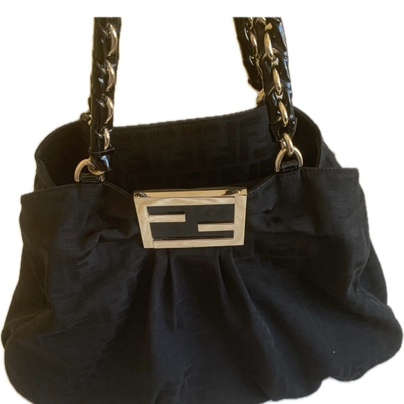 Fendi Zucca Shoulder Bag in excellent condition. - Picture 3 of 17